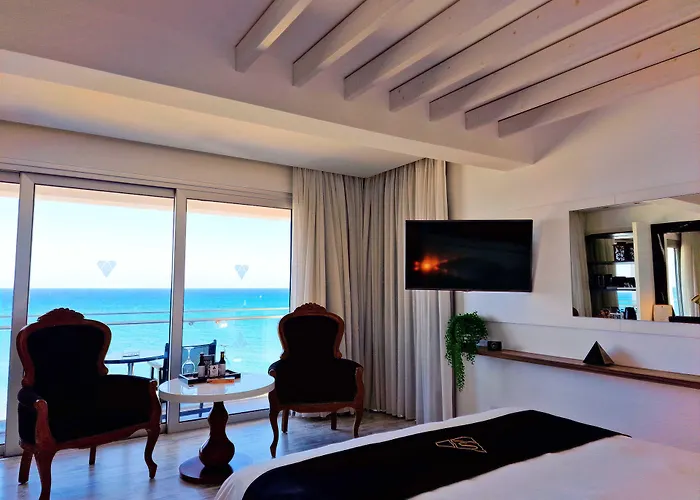 מלון The Ciao Stelio Deluxe Boutique - Adults Only 4*